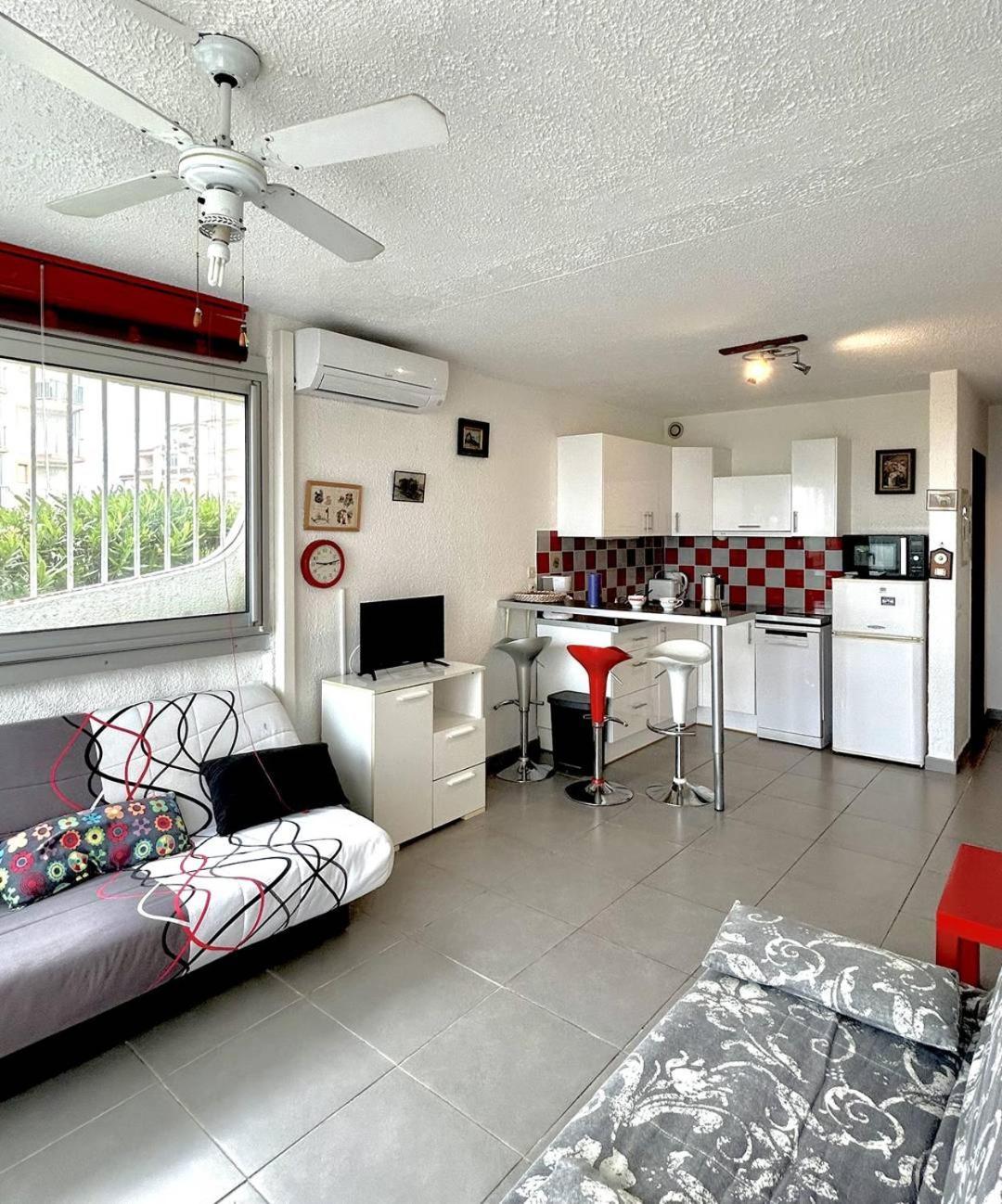 Agreable Studio Acces A La Plage - Parking - 2Balm2 Le Barcares Bagian luar foto