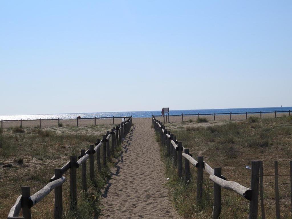 Agreable Studio Acces A La Plage - Parking - 2Balm2 Le Barcares Bagian luar foto